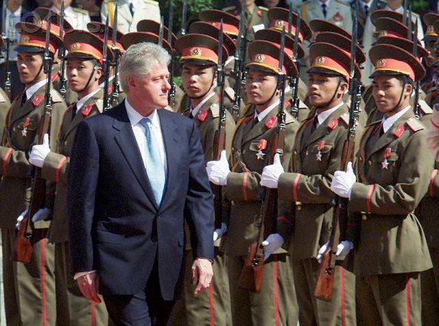 Theo AP, phát biểu tại Đại sứ quán Mỹ tại Việt Nam ngày 2.7.2015 trong lễ kỷ niệm ngày Quốc khánh Mỹ (4.7) với tư cách là khách mời danh dự, cựu Tổng thống Mỹ Bill Clinton mô tả việc bình thường hóa quan hệ hai nước là “thành tựu lớn nhất trong quá trình làm Tổng thống của tôi”.